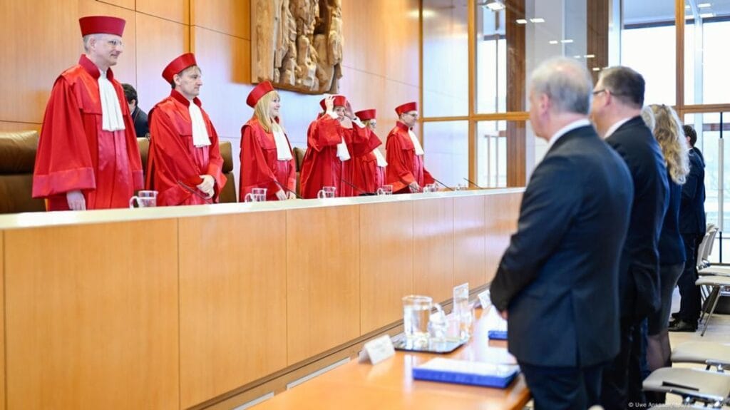 DE-German Constitutional Court Upholds Solidarity Tax Despite Challenges 72041894 9061