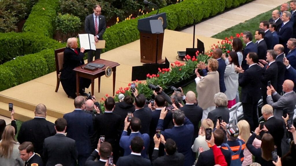 2025 04 02t211019z 173718877 rc2xpdakarrx rtrmadp 3 usa trump tariffs 1
