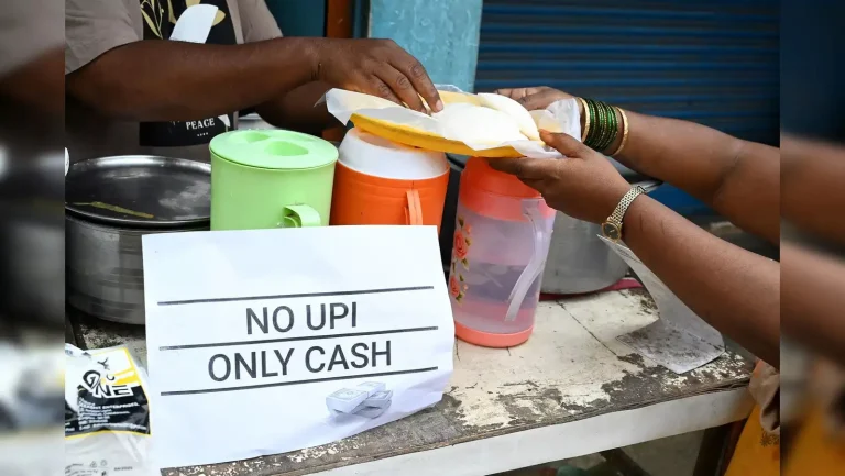 cash may return as king as small vendors shun upi